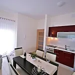 Ivana شقة