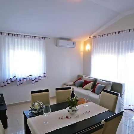 Ivana * Sveti Filip i Jakov